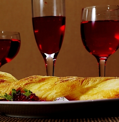 포토 JPG 스튜디오촬영 접시 열매 음식 빵 와인잔 디저트 실내 근접촬영 사람없음 빨간색 세로 와인 제빵 국내포토 식물 식기 뷰포인트 컬러 술잔 주류 내부 제과제빵 파일형식