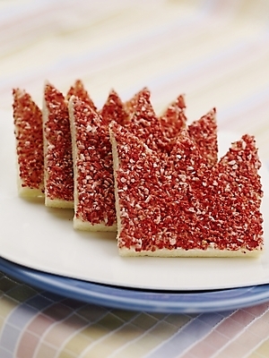 포토 JPG 스튜디오촬영 그릇 접시 음식 빵 디저트 실내 근접촬영 사람없음 장식 세로 쿠키 과자 제빵 왕관모양 국내포토 모양 식기 뷰포인트 제과제빵 파일형식