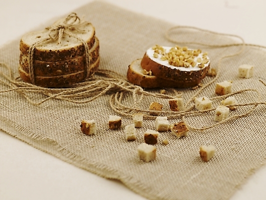 포토 JPG 스튜디오촬영 음식 빵 디저트 실내 근접촬영 사람없음 가로 끈 실 바게트 생크림 땅콩 제빵 국내포토 뷰포인트 내부 제과제빵 견과류 크림 파일형식