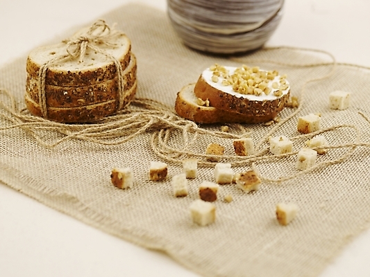 포토 JPG 스튜디오촬영 음식 빵 디저트 실내 사람없음 가로 끈 실 바게트 생크림 땅콩 제빵 국내포토 내부 제과제빵 견과류 크림 파일형식