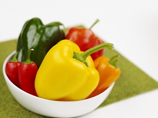 포토 JPG 스튜디오촬영 음식 채소 식재료 피망 파프리카 실내 근접촬영 사람없음 가로 빨간색 초록색 노란색 주황색 국내포토 뷰포인트 컬러 내부 파일형식