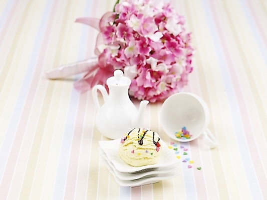 포토 JPG 스튜디오촬영 그릇 접시 꽃 음식 주전자 아이스크림 디저트 실내 사람없음 컵 가로 찻잔 컵받침 시럽 크리머 바닐라아이스크림 국내포토 식물 식기 주방용품 잔 내부 받침대 파일형식