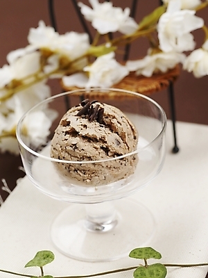 포토 JPG 스튜디오촬영 그릇 꽃 음식 의자 아이스크림 디저트 실내 사람없음 장식 세로 장난감 초콜릿 시럽 유리그릇 믹싱볼 국내포토 식물 식기 가구 유리 내부 파일형식