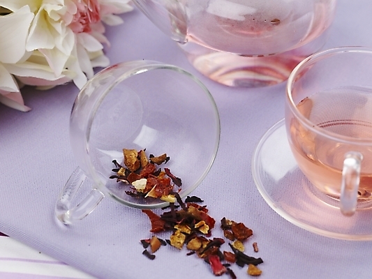 포토 JPG 스튜디오촬영 음료 음식 주전자 잔 실내 사람없음 가로 차 찻잔 유리주전자 국내포토 식기 유리 주방용품 내부 파일형식