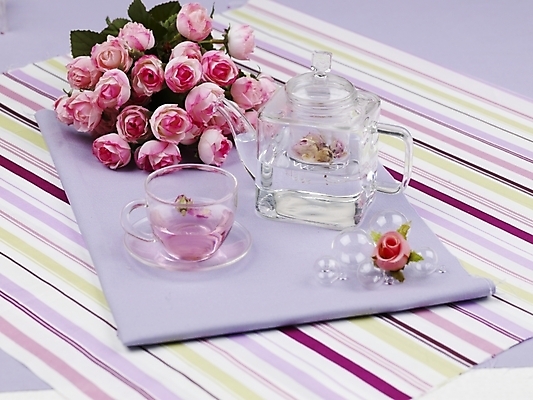 포토 JPG 스튜디오촬영 꽃 음료 음식 분홍색 주전자 잔 실내 사람없음 장식 가로 장미 차 찻잔 찻주전자 유리주전자 장미차 국내포토 식물 식기 컬러 유리 주방용품 내부 꽃차 파일형식