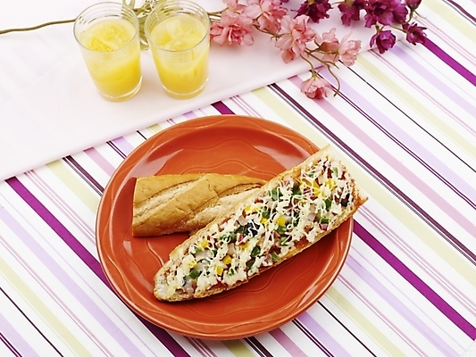 포토 JPG 스튜디오촬영 그릇 접시 꽃 음료 음식 빵 분홍색 디저트 실내 사람없음 장식 가로 하이앵글 노란색 보라색 주스 식탁보 바게트 오렌지주스 제빵 피자바게트 국내포토 식물 식기 뷰포인트 컬러 피자 내부 제과제빵 과일주스 파일형식