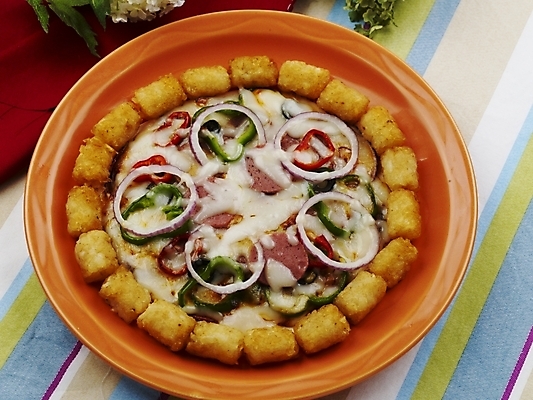 포토 JPG 스튜디오촬영 그릇 접시 음식 피망 피자 서양음식 실내 근접촬영 사람없음 장식 가로 초록색 하이앵글 노란색 검은색 식탁보 국내포토 식기 뷰포인트 컬러 채소 패스트푸드 내부 파일형식