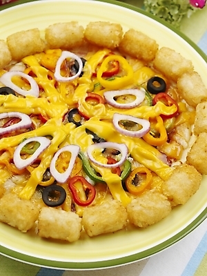 포토 JPG 스튜디오촬영 그릇 접시 음식 피망 피자 서양음식 실내 근접촬영 사람없음 장식 세로 초록색 하이앵글 노란색 검은색 국내포토 식기 뷰포인트 컬러 채소 패스트푸드 내부 파일형식