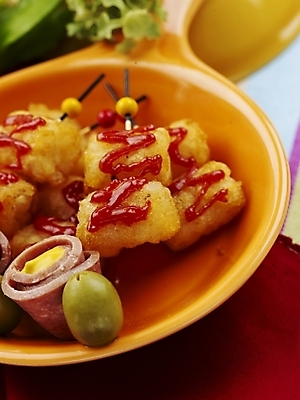 포토 JPG 스튜디오촬영 그릇 접시 꽃 음식 나비 서양음식 실내 근접촬영 사람없음 장식 빨간색 세로 튀김 안주 올리브 튀김꼬치 국내포토 식물 식기 열매 뷰포인트 컬러 곤충 내부 꼬치 파일형식