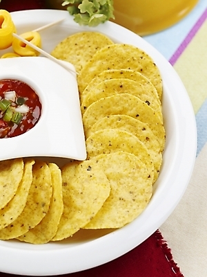 포토 JPG 스튜디오촬영 그릇 접시 음식 디저트 실내 근접촬영 사람없음 빨간색 세로 초록색 흰색 안주 칠리소스 나초 국내포토 식기 뷰포인트 컬러 내부 소스_음식 파일형식