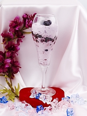 포토 JPG 스튜디오촬영 꽃 음료 음식 포도 디저트 잔 실내 근접촬영 사람없음 장식 세로 보라색 얼음 쉐이크 국내포토 자연요소 식물 식기 뷰포인트 컬러 과일 내부 파일형식