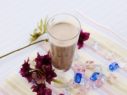 포토 JPG 스튜디오촬영 꽃 커피 음료 음식 잔 실내 근접촬영 사람없음 장식 가로 하이앵글 장미 얼음 아이스커피 커피쉐이크 국내포토 자연요소 식물 식기 뷰포인트 내부 쉐이크 파일형식