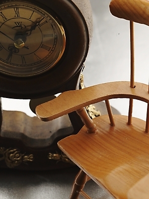 포토 JPG 스튜디오촬영 시계 의자 실내 근접촬영 사람없음 세로 괘종시계 국내포토 뷰포인트 가구 내부 파일형식