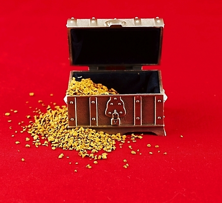 포토 JPG 스튜디오촬영 자물쇠 실내 사람없음 가로 빨간색 상자 직물 오픈 재산 천 오브젝트 보관함 금고 보물상자 보물 보안장치 보물함 국내포토 컬러 내부 금융 장비 보안 파일형식