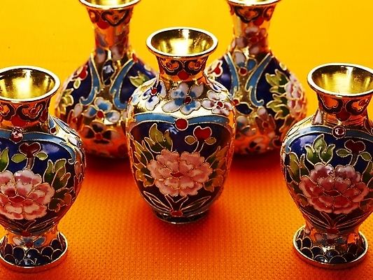 포토 JPG 스튜디오촬영 생활용품 술병 실내 사람없음 장식 가로 컬러풀 도자기 호리병 국내포토 컬러 병_용기 주류 내부 오브젝트 파일형식