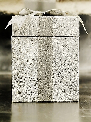 포토 JPG 스튜디오촬영 리본 실내 선물 근접촬영 사람없음 장식 세로 선물상자 상자 오브젝트 국내포토 뷰포인트 내부 파일형식