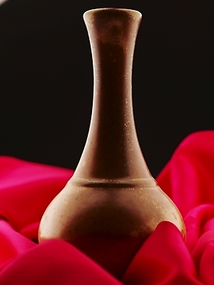 포토 JPG 스튜디오촬영 술병 실내 근접촬영 사람없음 빨간색 세로 도자기 도자기공예 오브젝트 호리병 국내포토 뷰포인트 컬러 병_용기 주류 내부 공예 파일형식