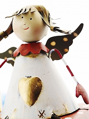 포토 JPG 스튜디오촬영 인형 날개 실내 사람없음 장식 세로 장난감 피규어 하트 오브젝트 국내포토 모양 내부 미니어처 파일형식