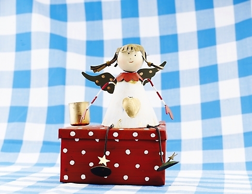 포토 JPG 스튜디오촬영 인형 날개 실내 사람없음 장식 가로 장난감 피규어 식탁보 하트 오브젝트 국내포토 모양 내부 미니어처 파일형식