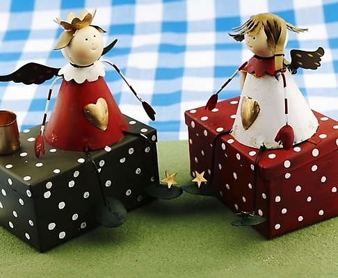 포토 JPG 스튜디오촬영 인형 날개 실내 사람없음 장식 가로 장난감 피규어 식탁보 하트 오브젝트 국내포토 모양 내부 미니어처 파일형식