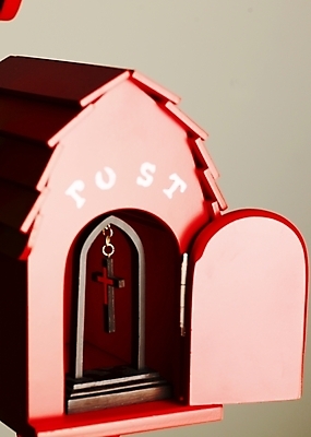 포토 JPG 스튜디오촬영 문자 기호 알파벳 영어 십자가 실내 근접촬영 사람없음 장식 빨간색 세로 우체통 오브젝트 국내포토 뷰포인트 컬러 내부 파일형식