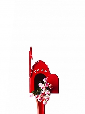 포토 JPG 스튜디오촬영 문자 기호 알파벳 영어 꽃 실내 누끼 사람없음 장식 빨간색 세로 장미 우체통 오브젝트 국내포토 식물 컬러 내부 파일형식