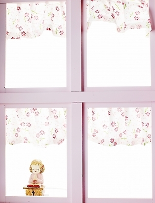 포토 JPG 스튜디오촬영 기독교 종교 인형 창문 실내 사람없음 장식 세로 기도 커튼 오브젝트 여자만 국내포토 내부 파일형식