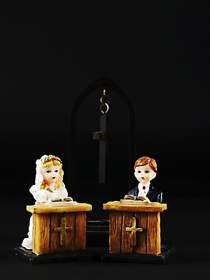 포토 JPG 스튜디오촬영 부부 기독교 종교 신부 인형 신랑 십자가 실내 누끼 사람없음 장식 세로 피규어 오브젝트 성경공부 국내포토 커플 결혼 내부 학습 미니어처 파일형식