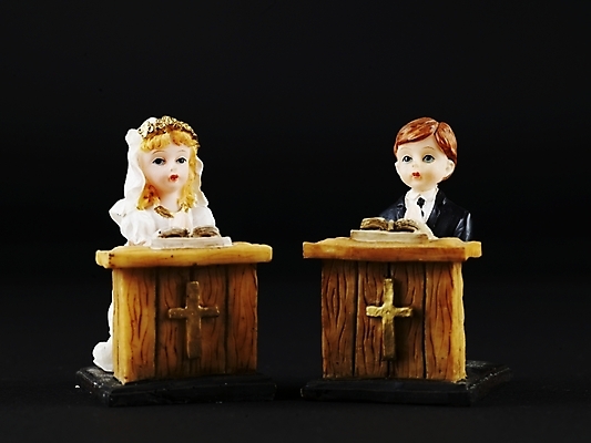 포토 JPG 스튜디오촬영 부부 기독교 종교 신부 인형 신랑 십자가 실내 누끼 사람없음 장식 가로 피규어 오브젝트 성경공부 국내포토 커플 결혼 내부 학습 미니어처 파일형식