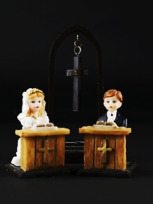 포토 JPG 스튜디오촬영 부부 기독교 종교 신부 인형 신랑 십자가 실내 사람없음 장식 세로 피규어 오브젝트 성경공부 국내포토 커플 결혼 내부 학습 미니어처 파일형식