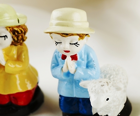 포토 JPG 스튜디오촬영 기독교 종교 인형 실내 근접촬영 소년 사람없음 장식 가로 피규어 기도 양 오브젝트 국내포토 남자 어린이 뷰포인트 포유류 내부 미니어처 파일형식