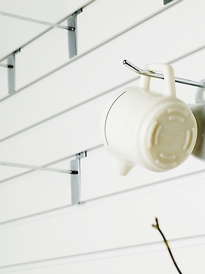 포토 JPG 스튜디오촬영 벽 생활용품 실내 사람없음 컵 세로 전시 흰색 크리머 우유피쳐 컵홀더 국내포토 식기 컬러 내부 오브젝트 피쳐 홀더 파일형식