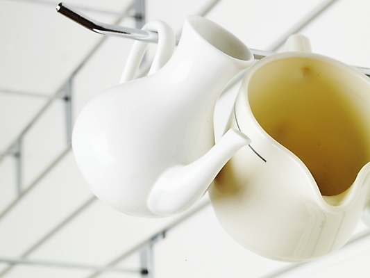 포토 JPG 스튜디오촬영 벽 생활용품 실내 근접촬영 사람없음 컵 가로 전시 흰색 크리머 우유피쳐 컵홀더 국내포토 식기 뷰포인트 컬러 내부 오브젝트 피쳐 홀더 파일형식