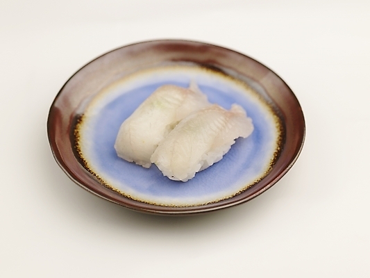 포토 JPG 스튜디오촬영 접시 음식 실내 사람없음 초밥 흰배경 생선초밥 놀래미 놀래미초밥 일본음식 국내포토 식기 백그라운드 어류 내부 흰색 파일형식