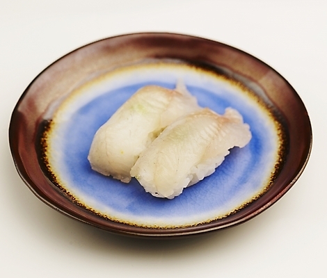 포토 JPG 스튜디오촬영 접시 실내 근접촬영 사람없음 초밥 흰배경 생선초밥 놀래미 놀래미초밥 일본음식 국내포토 식기 음식 뷰포인트 백그라운드 어류 내부 흰색 파일형식