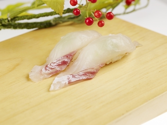 포토 JPG 스튜디오촬영 열매 꽃 음식 도마 실내 사람없음 가로 빨간색 초록색 초밥 생선초밥 놀래미 놀래미초밥 일본음식 국내포토 식물 컬러 주방용품 어류 내부 파일형식