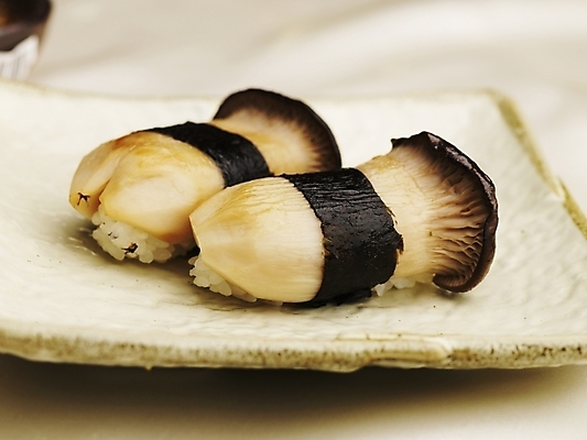 포토 JPG 스튜디오촬영 접시 음식 실내 근접촬영 사람없음 가로 버섯 초밥 버섯초밥 일본음식 국내포토 식기 뷰포인트 내부 파일형식