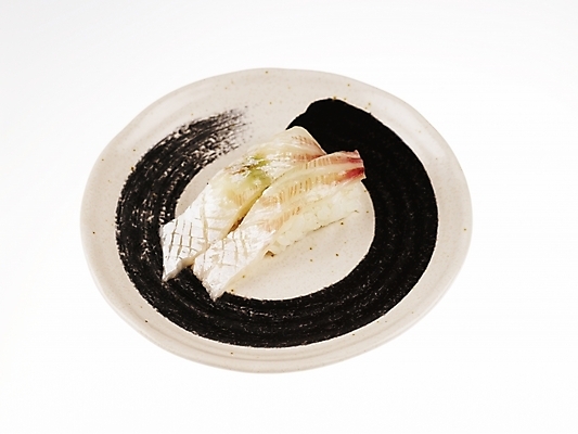 포토 JPG 스튜디오촬영 접시 음식 실내 누끼 근접촬영 사람없음 장식 가로 초밥 도미 도미뱃살 도미초밥 일본음식 국내포토 식기 뷰포인트 어류 내부 파일형식