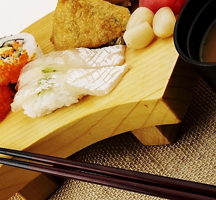 포토 JPG 스튜디오촬영 음식 젓가락 실내 근접촬영 사람없음 장식 가로 초밥 모듬초밥 유부초밥 도미뱃살 롤스시 캘리포니아롤 일본음식 국내포토 뷰포인트 수저 내부 모듬 파일형식