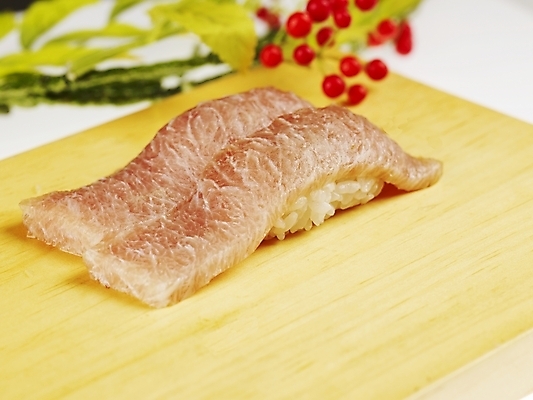 포토 JPG 스튜디오촬영 음식 도마 실내 근접촬영 사람없음 장식 가로 초밥 가맛살 일본음식 국내포토 뷰포인트 주방용품 내부 파일형식