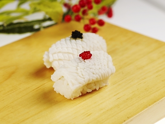 포토 JPG 스튜디오촬영 음식 도마 실내 근접촬영 사람없음 장식 가로 초밥 오징어 줄무늬오징어 일본음식 국내포토 뷰포인트 주방용품 연체동물 내부 수중동물 파일형식