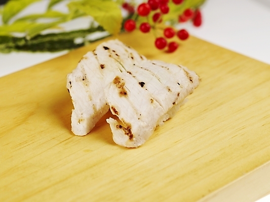 포토 JPG 스튜디오촬영 음식 도마 실내 근접촬영 사람없음 장식 가로 빨간색 초록색 노란색 초밥 다다끼 일본음식 국내포토 뷰포인트 컬러 주방용품 내부 파일형식