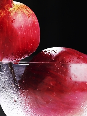 포토 JPG 스튜디오촬영 식물 과일 잔 실내 사람없음 세로 물방울 석류 국내포토 식기 내부 파일형식