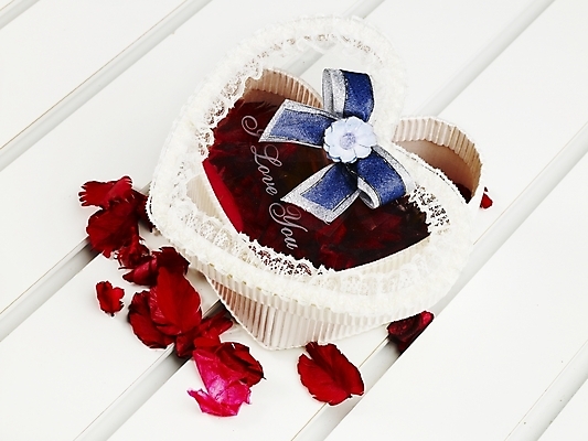 포토 JPG 스튜디오촬영 꽃잎 잎 실내 선물 근접촬영 사람없음 가로 선물상자 상자 하이앵글 오브젝트 국내포토 식물 꽃 뷰포인트 내부 파일형식