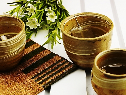 포토 JPG 스튜디오촬영 꽃 음료 음식 잔 실내 근접촬영 사람없음 장식 컵 가로 도자기 차 전통차 찻잔 다기 티백 국내포토 식물 식기 뷰포인트 내부 차_음료 다도 파일형식