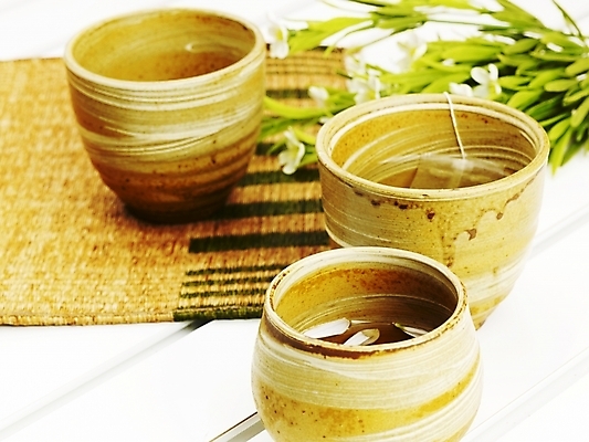 포토 JPG 스튜디오촬영 꽃잎 꽃 음료 음식 잔 실내 근접촬영 사람없음 장식 컵 가로 도자기 차 전통차 찻잔 다기 티백 국내포토 식물 식기 뷰포인트 내부 차_음료 다도 파일형식