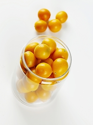 포토 JPG 스튜디오촬영 식물 음식 과일 유리병 실내 사람없음 농작물 하이앵글 신선 병 금귤 국내포토 식기 뷰포인트 농업 병_용기 귤 내부 파일형식