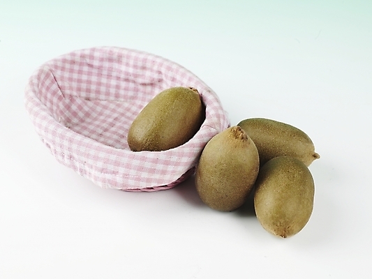 포토 JPG 스튜디오촬영 식물 음식 과일 실내 키위 근접촬영 사람없음 농작물 바구니 소쿠리 여러개 신선 국내포토 뷰포인트 다수 농업 내부 파일형식