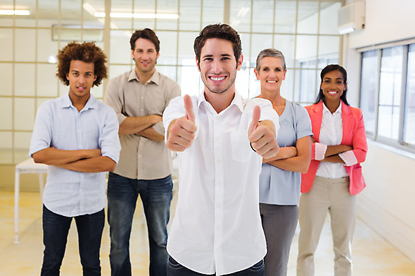 포토 JPG 해외이미지 서양인 외국인 백인 여자 남자 40대 중년 비즈니스 직장 함께함 실내 서기 여러명 20대 성인 30대 사무실 직장인 비즈니스맨 비즈니스우먼 대표 동료 직원 경영 해외202004 해외포토 직업 다수 컨셉 회사 관계 모션 사람 인종 청년 내부 장년 파일형식