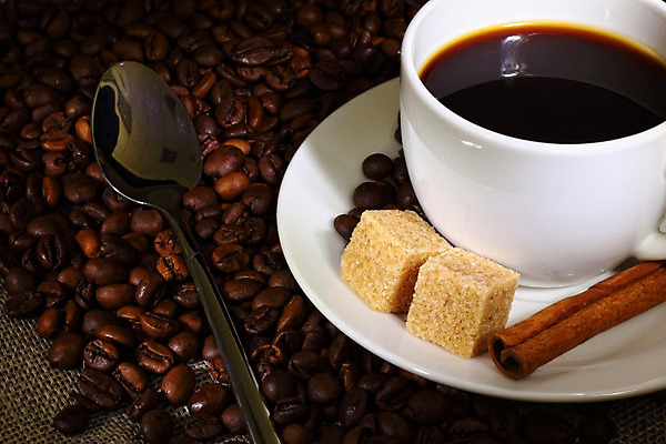 포토 JPG 해외이미지 접시 커피 음료 음식 탁자 따뜻함 사람없음 컵 갈색 검은색 거품 카페 머그컵 흰색 뜨거움 낟알 컵받침 카푸치노 에스프레소 모카 카페인 해외202004 해외포토 식기 컬러 가구 상점 받침대 파일형식